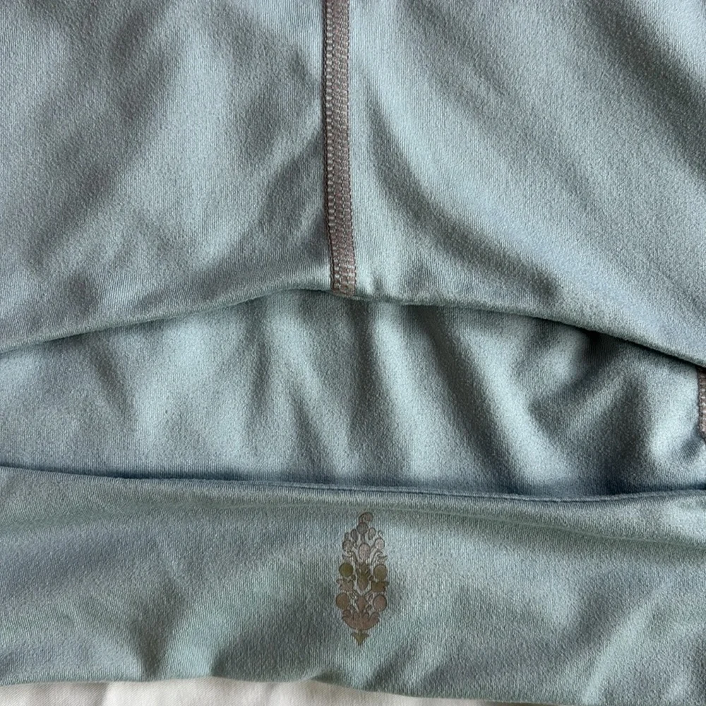 Womens Free People Movement Light Blue Breathe Deeper Crop Tank Size medium - Picture 4 of 4